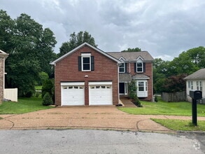 Building Photo - "Charming Franklin Retreat: 3-Bedroom Have...