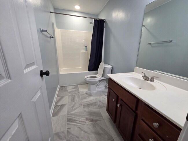 Building Photo - 208 Maypop Dr