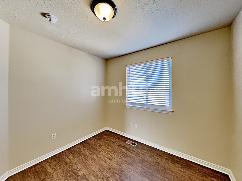 Building Photo - 5397 S 4200 W