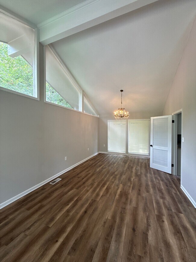 Building Photo - 925 Norris St