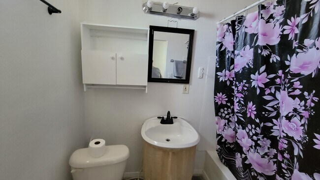 Bathroom - 608 California St