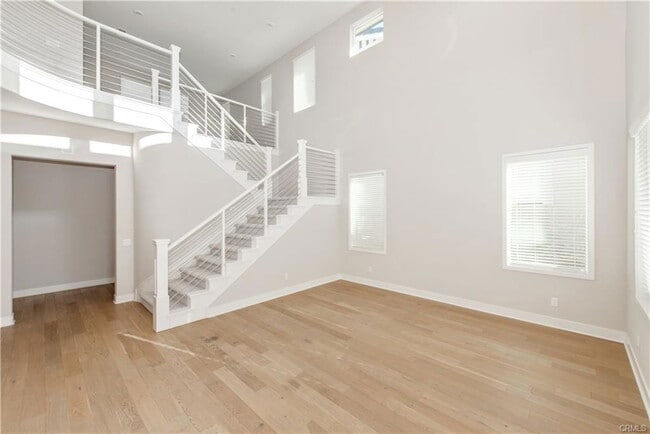 Building Photo - 61 Einstein Wy