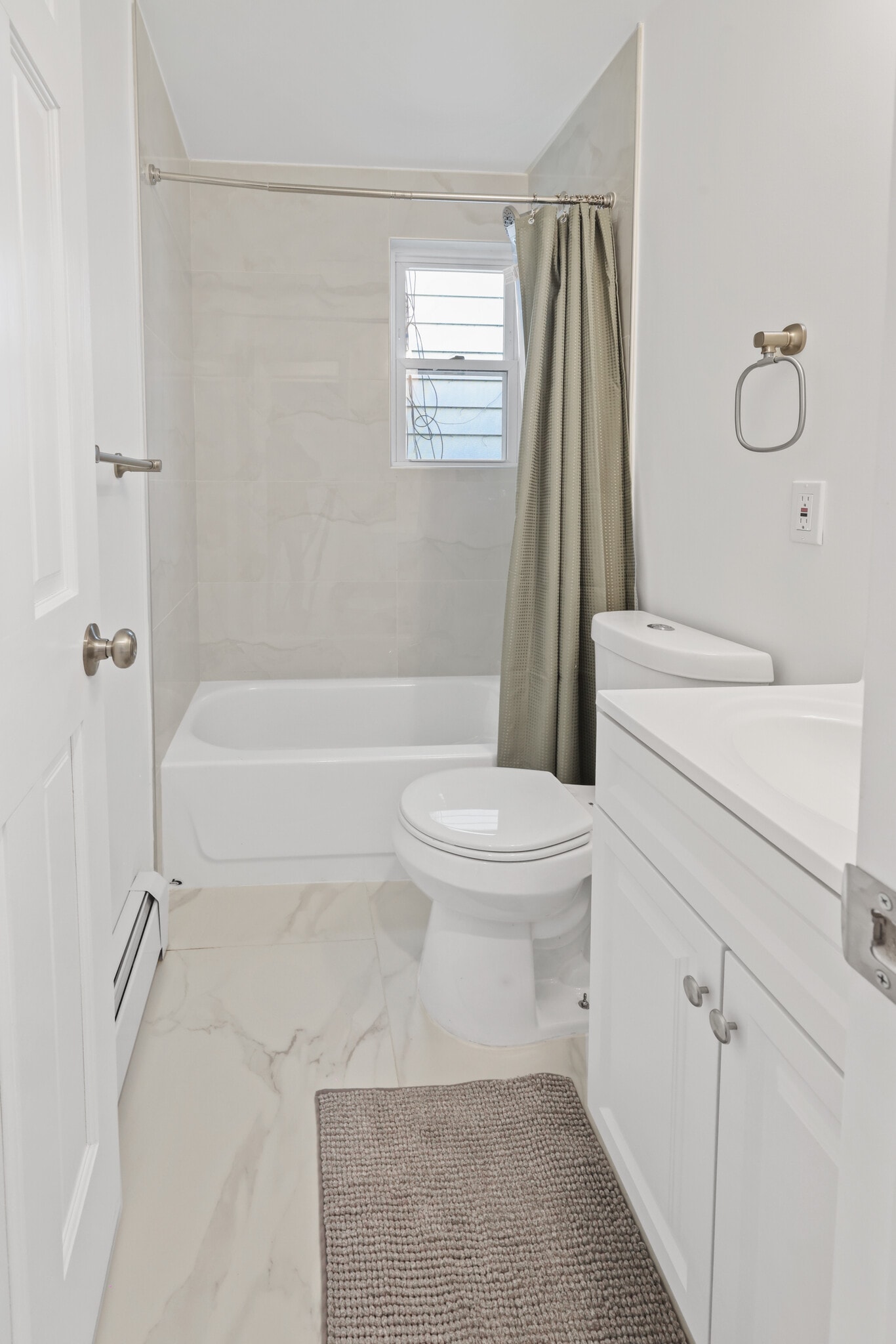 Building Photo - 126 Grant Ave