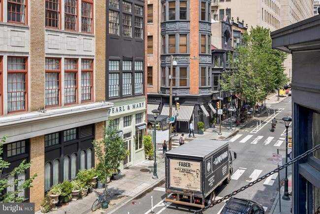 Building Photo - 131 S 13th St