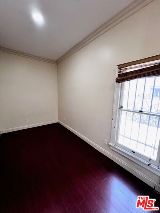 Building Photo - 2108 Oak St