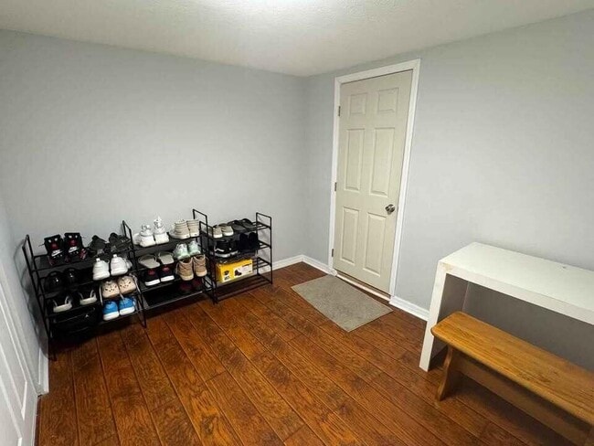 Building Photo - 703 Ulrich Rd