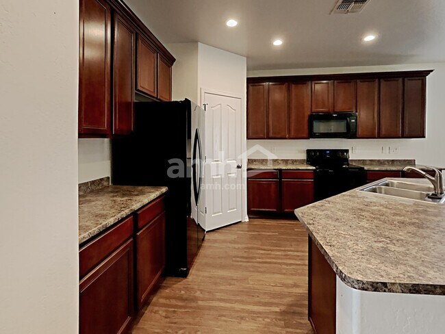 Building Photo - 17578 W Ironwood St