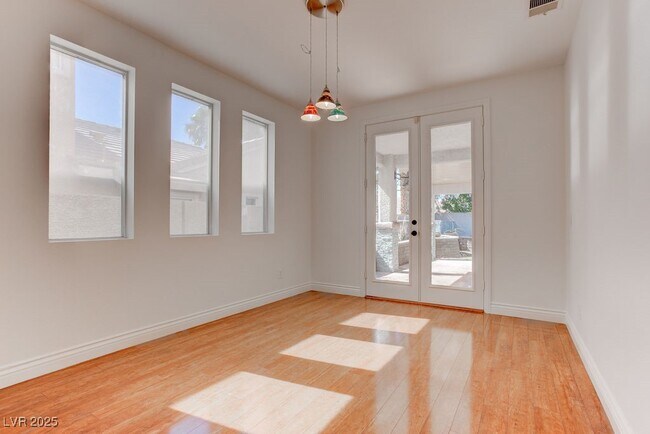 Building Photo - 10381 Walking View Ct