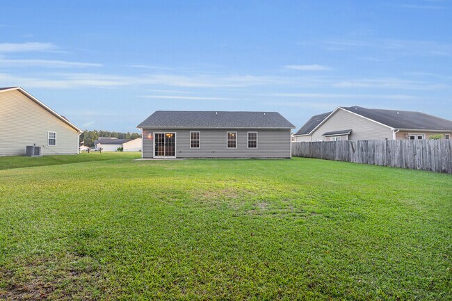 Building Photo - 152 Crooked Run Dr