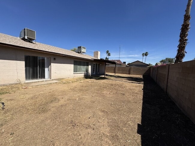 Building Photo - 5339 W Yucca St