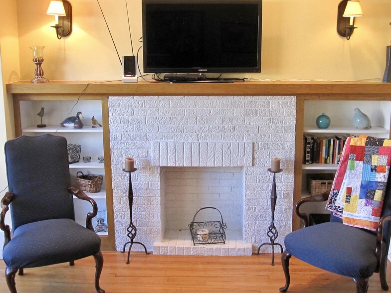 Building Photo - 734 Mulford St