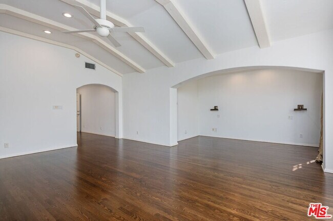 Building Photo - 139 S Anita Ave