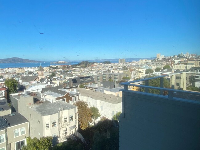 Building Photo - Epic REA - Fabulous Panoramic Bay Views-3 ...