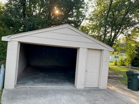 Building Photo - 4015 Tally Ho Ct