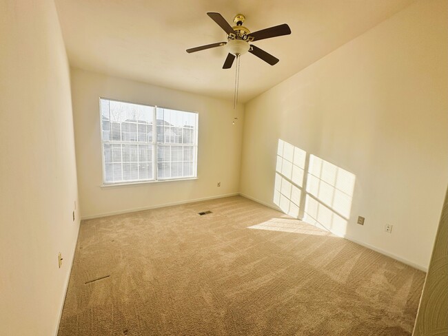 Building Photo - 1812 Abbotsbury Way
