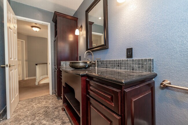 Building Photo - 16770 Wild Oak Ct