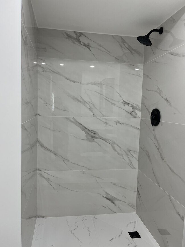 Building Photo - Beautiful 2 bedroom 2 bath Condo in Boca R...