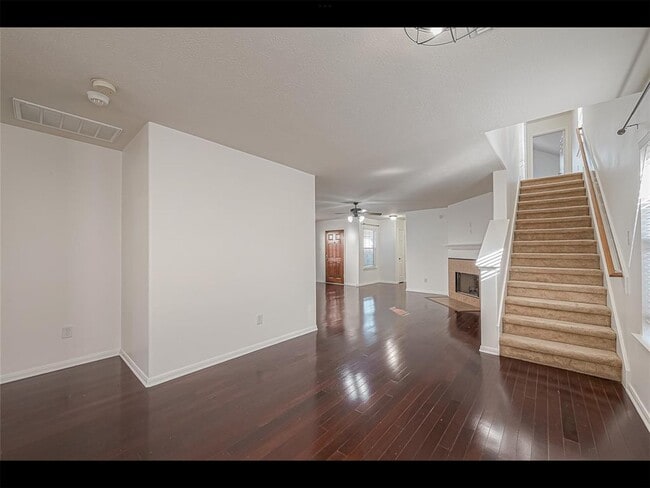 Building Photo - 10819 Waterfern Ct