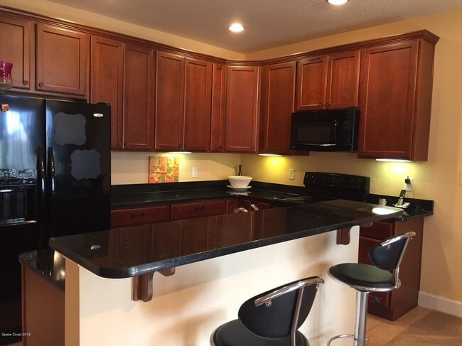 Building Photo - 755 Ventura Dr