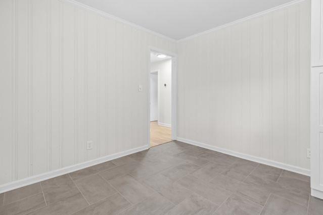 Building Photo - 8 Larose Dr SW