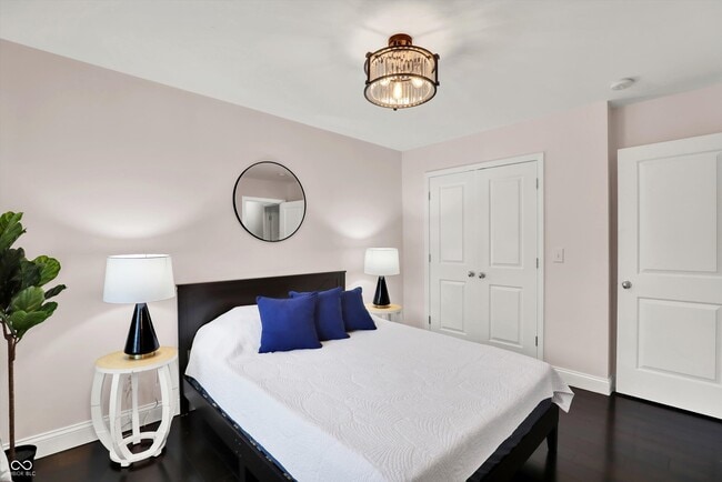 Building Photo - 529 E New York St