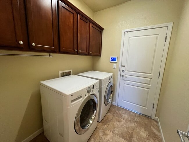 Building Photo - 1180 W Del Webb Pkwy