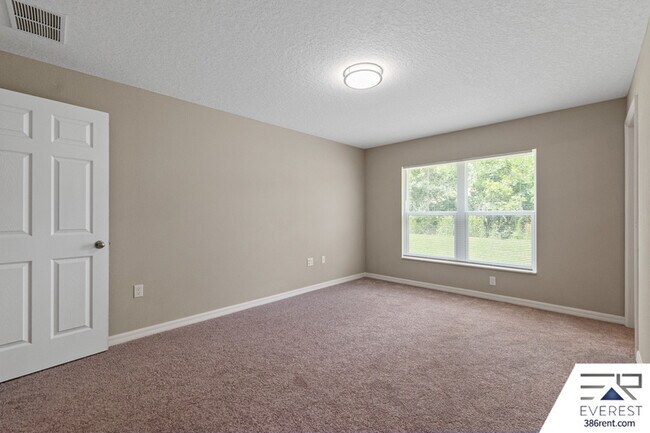 Building Photo - 3 Slumber Path