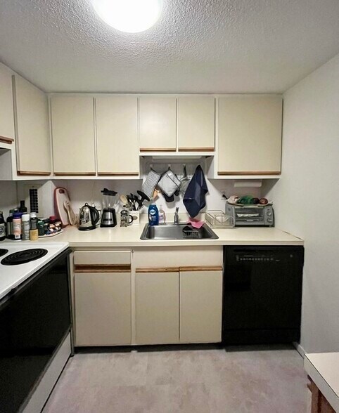 Building Photo - 19 Winchester St