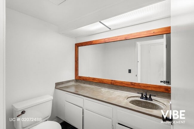 Building Photo - LOCATION, LOCATION, LOCATION!!!! "Hidden C...