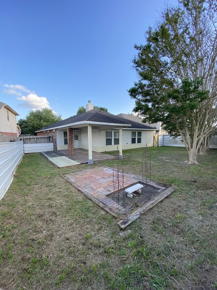 Building Photo - 17802 Oakridge Canyon Ln