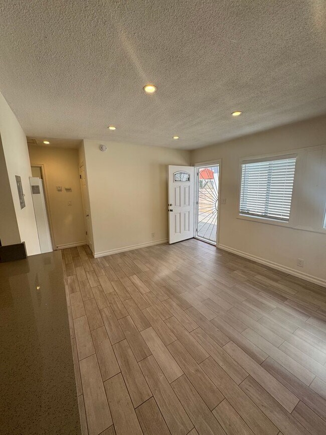 Building Photo - 2233 Orange Ave