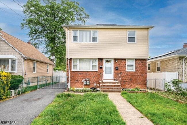 Primary Photo - 504 Chandler Ave