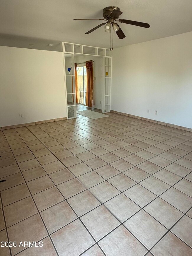 Building Photo - 5232 W Mauna Loa Ln