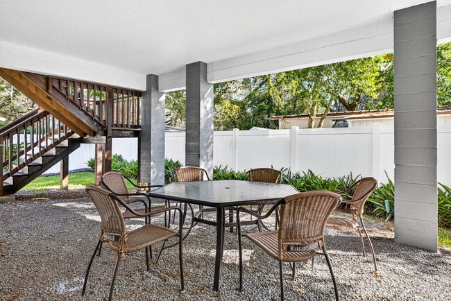 Building Photo - 1826 Beachway Ln