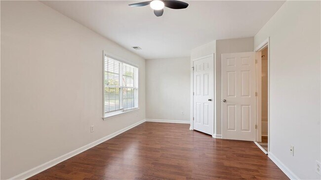 Building Photo - 4835 Silver Leaf Dr
