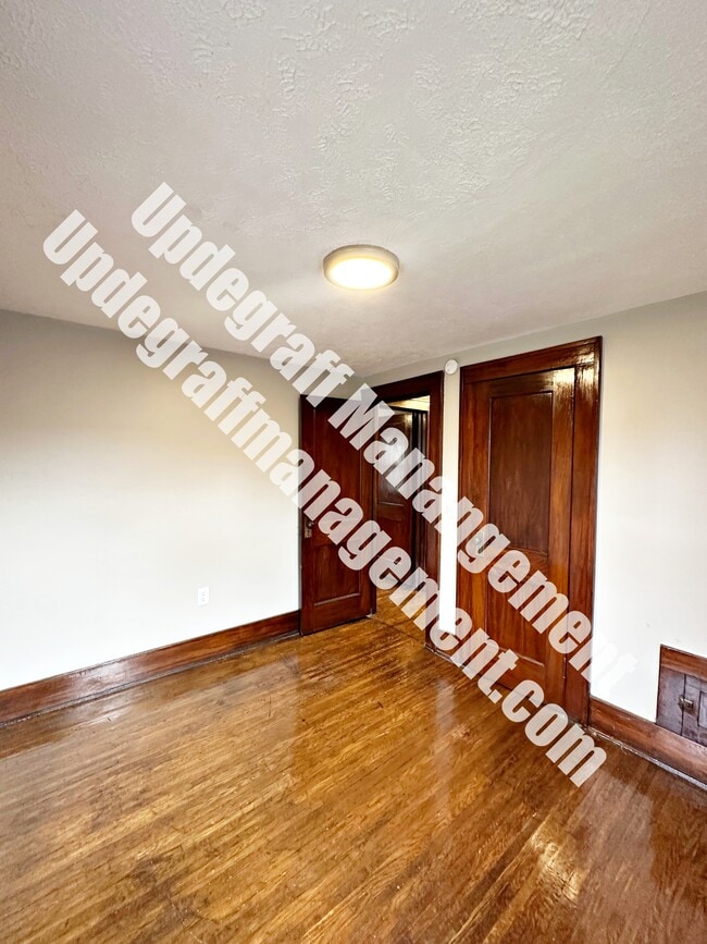 Building Photo - 174 Milton St