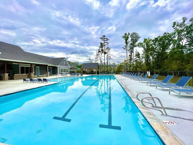 Building Photo - Wren | 3 Bed 2.5 Bath | Garage | 1729 sf