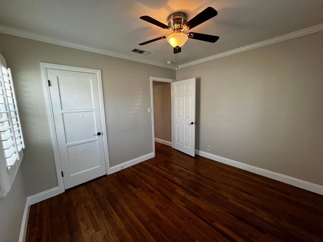 Building Photo - 3 Bed 2 Bath Home For Rent in an Excellent...