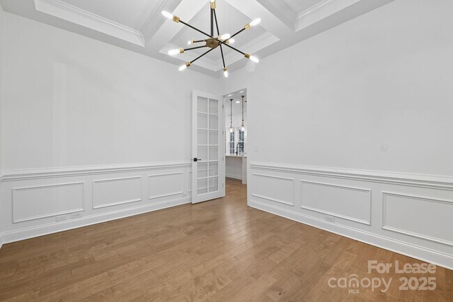 Building Photo - 425 Cassia Ct