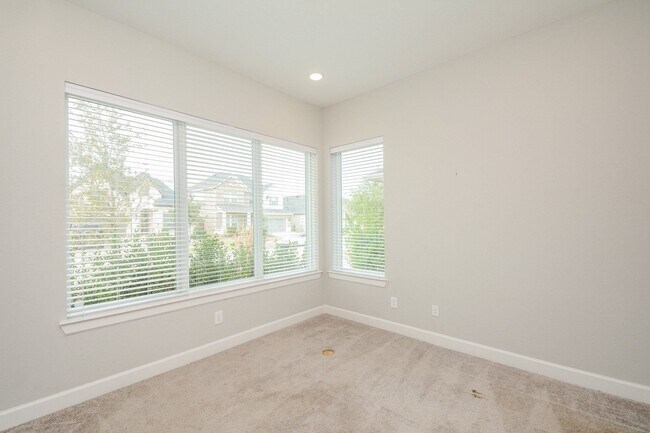 Building Photo - 2902 Tanager Trace