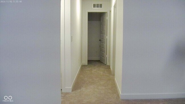 Building Photo - 5916 Sunstone Rd