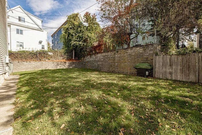 Building Photo - 151 Ingleside Ave
