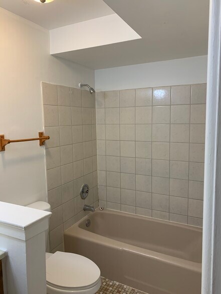 Building Photo - 1227 E Long Valley Dr