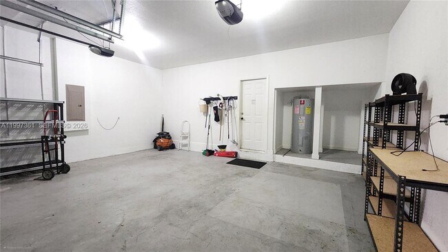 Building Photo - 343 NE 36th Terrace