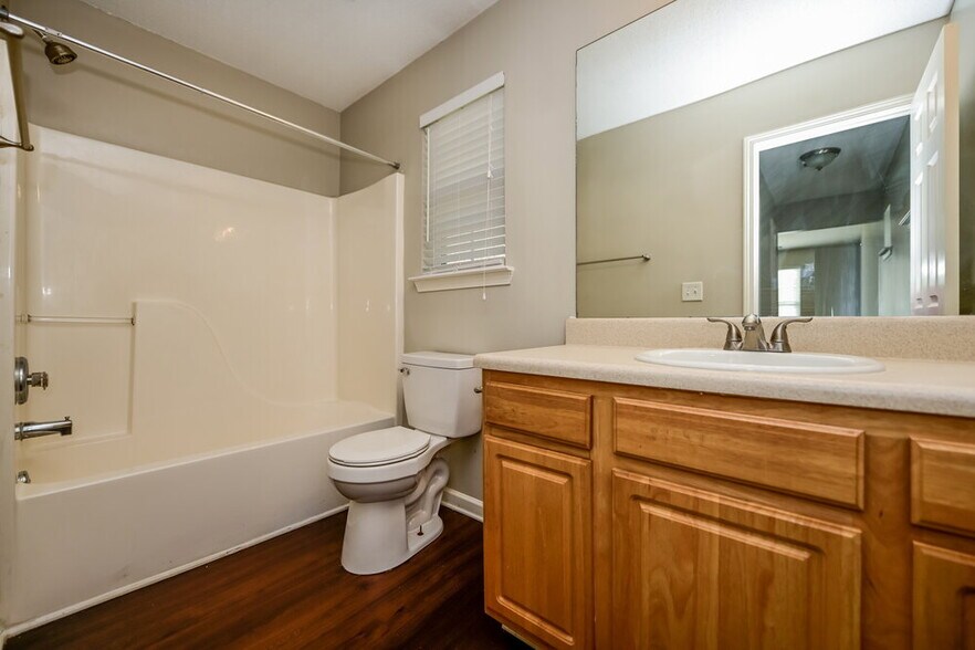 Building Photo - 128 Lossie Ln