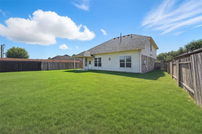 Building Photo - 2551 Marquette Trail