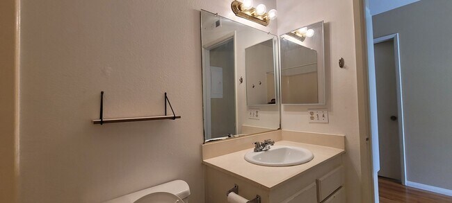 Building Photo - 1017 Quiet Creek Ln