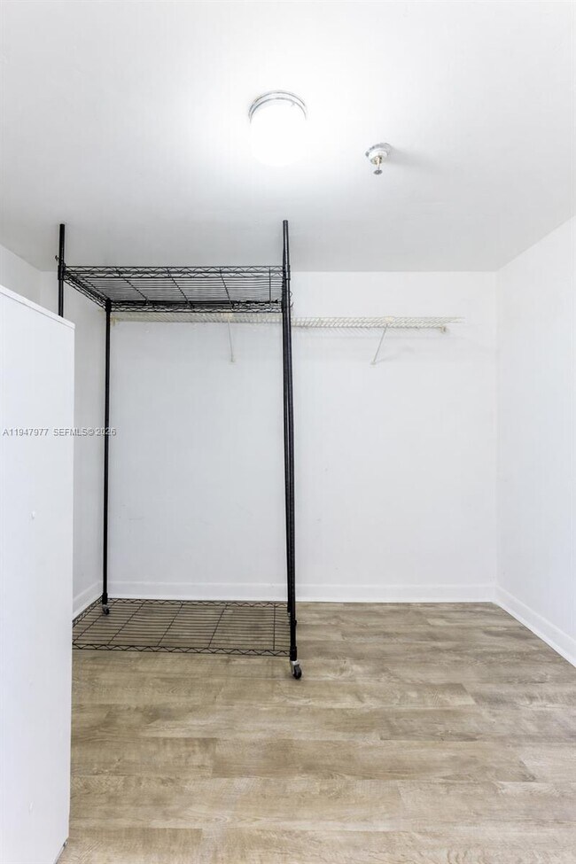 Building Photo - 290 174th St St