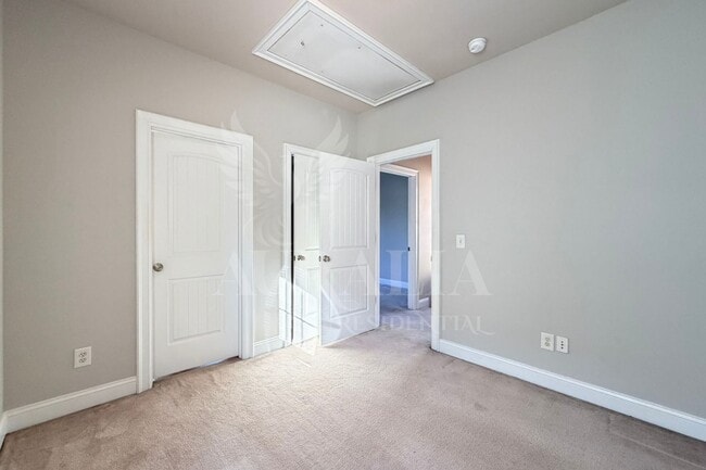 Building Photo - 7754 ACC Blvd
