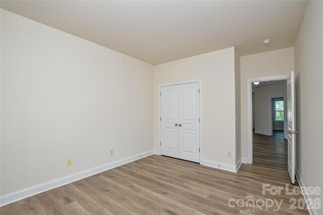 Building Photo - 9020 Ladys Secret Dr